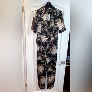 Boohoo Black Floral Jumpsuit with belt and pockets NWT 10